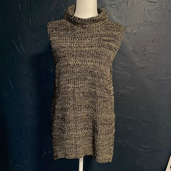 Sleeveless sweater tunic - Picture 2 of 6